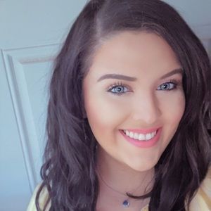 Meet your Posher, Jasmine